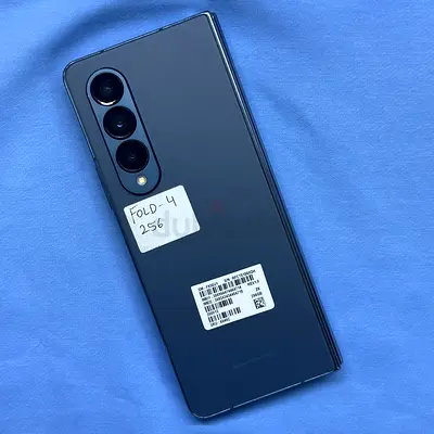 Samsung galaxy Z fold 4 256GB
