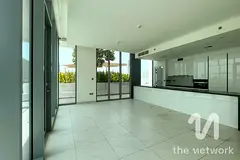 Large Layout | Skyline Views | Full Privacy