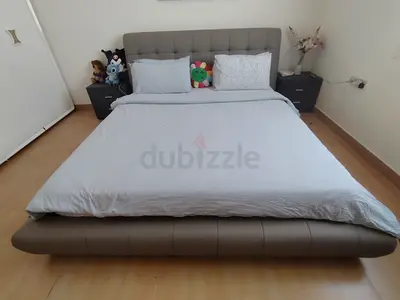 King Size Bed - United Furniture