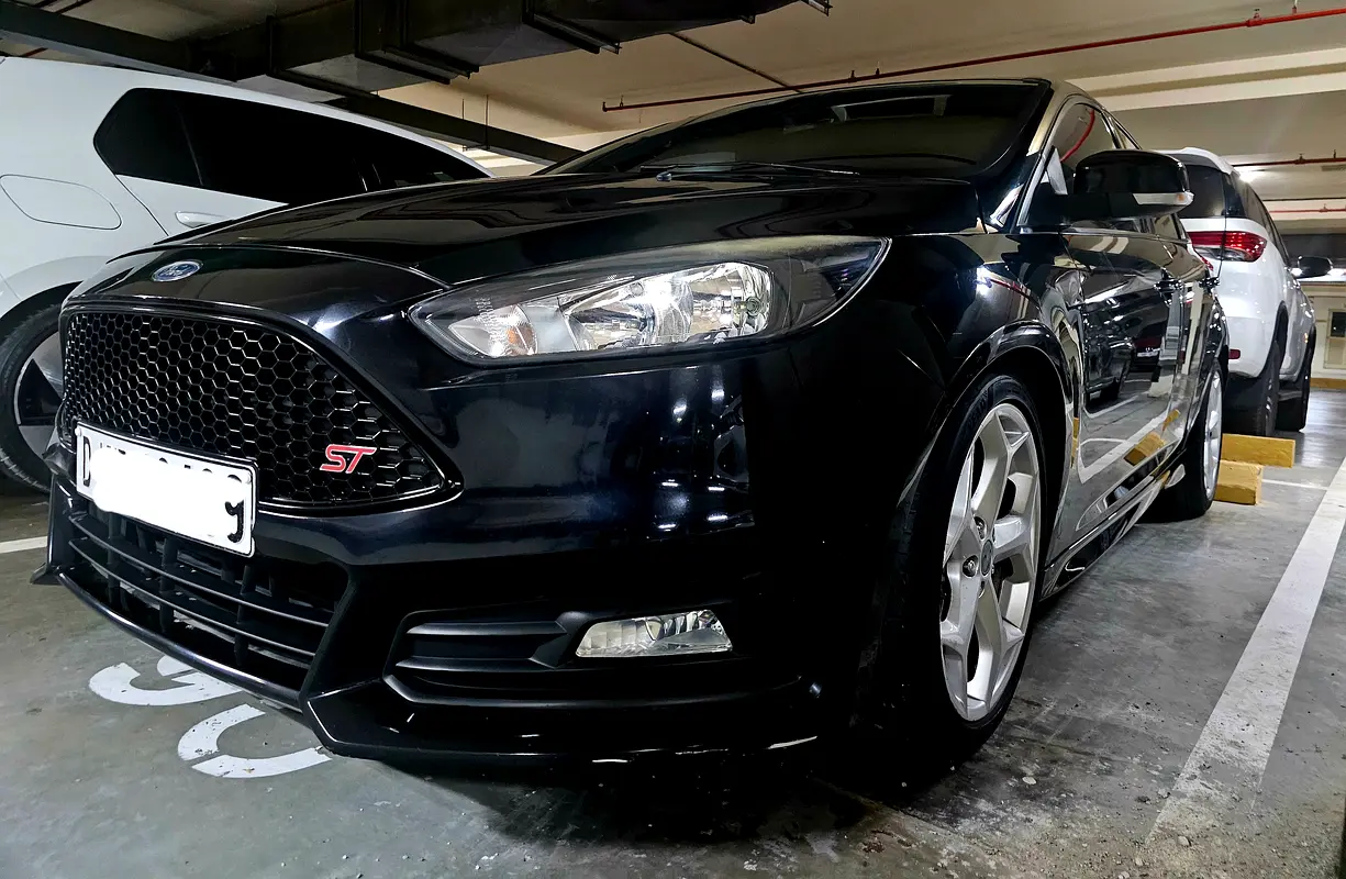Ford Focus 2014 — photo 1 of 8