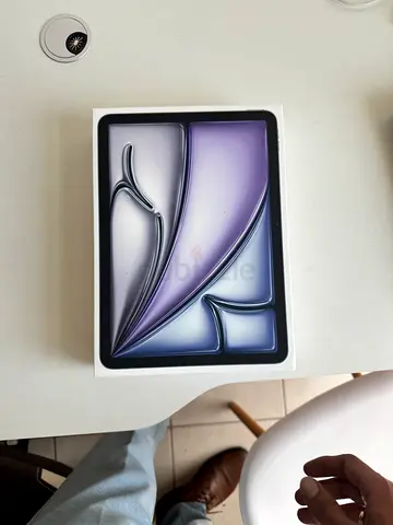 Apple iPad M3 (tablet) under warranty with cover not much used - WiFi model
