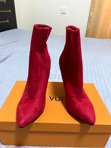 Red suede ankle boots - pointed toe, mid heel (womens) size 36.5
