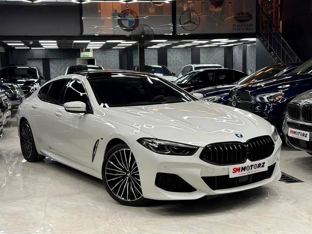 BMW 8-Series 2020 — photo 1 of 17