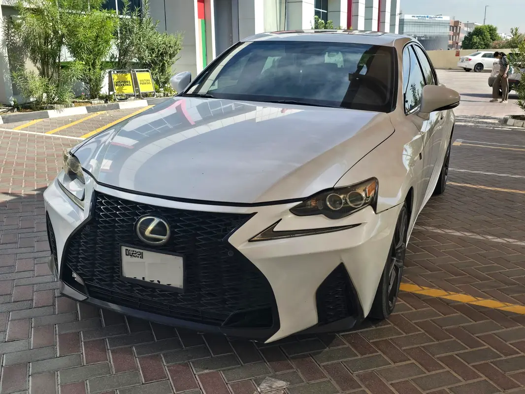 Lexus IS-Series 2014 — photo 1 of 9