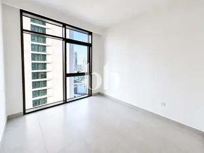 Corner l Unfurnished l Bright & Spacious