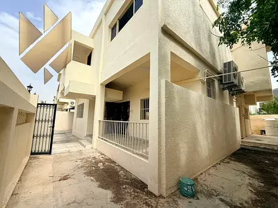 للايجار فيلا بالرفاعه مجدده بالكامل 3 غرف