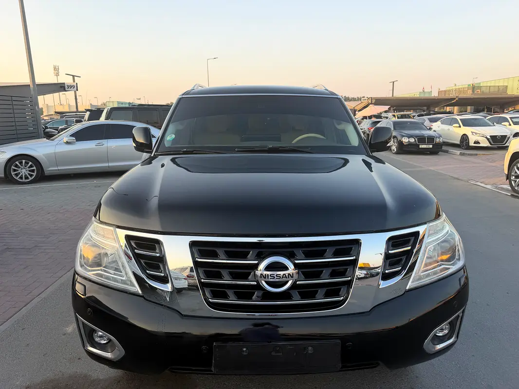 Nissan Patrol 2014 — photo 1 of 10
