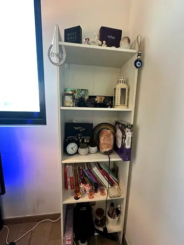 White 5-Shelf Narrow Bookcase / Display Unit - Good Condition