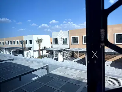 Elegant | Walkable Community | Sleek Interior