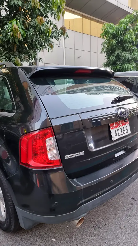 Ford Edge 2013 — photo 1 of 9