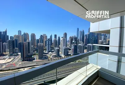 Big Layout | Unfurnished | High Floor | Near Metro