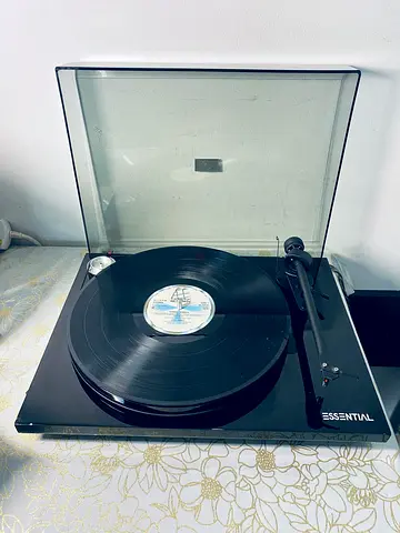 Pro-Ject Turntable