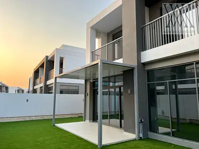 SPACIOUS SIZE | PRIME LOCATION | READY GARDEN