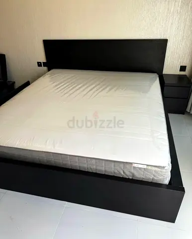 IKEA Malm king size bed frame with mattress (180 × 200 cm)
