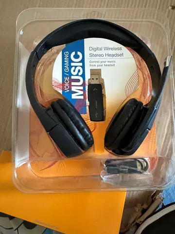 Wireless Stereo Headset (USB Dongle) - New in Pack