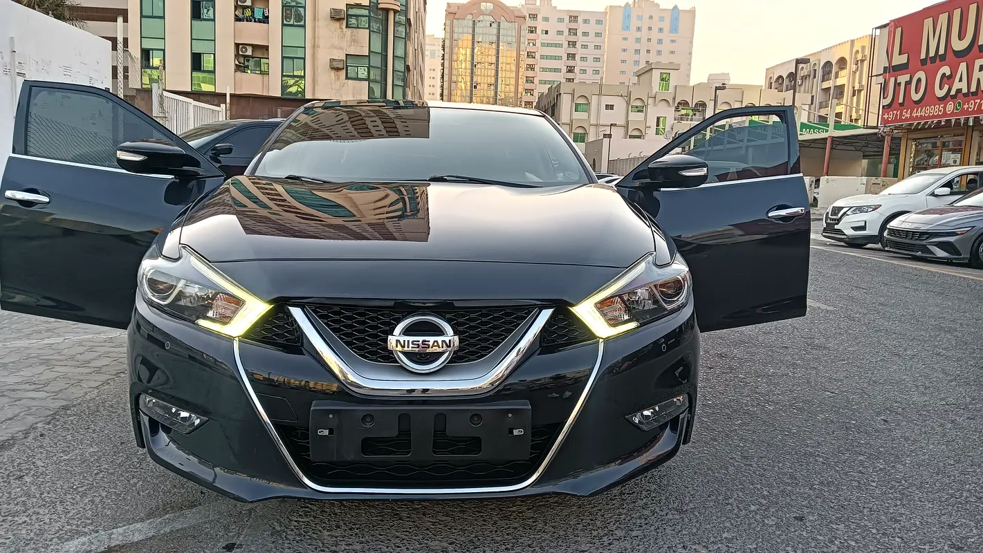 Nissan Maxima 2016 — photo 1 of 17