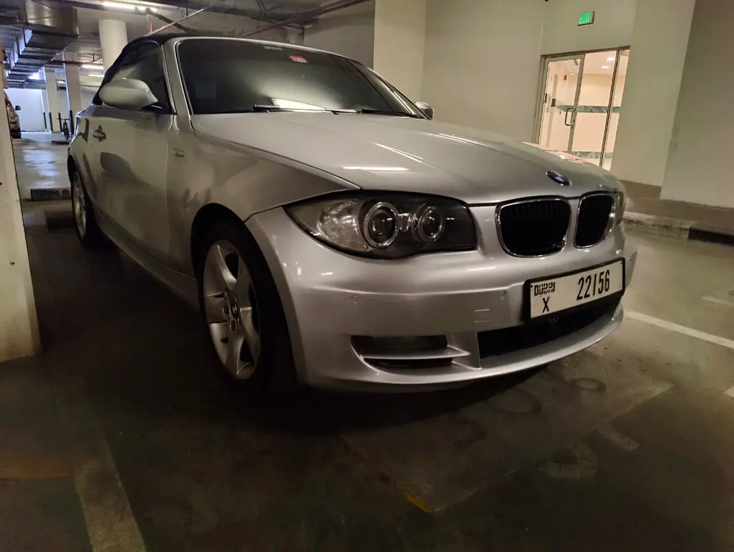 BMW 1-Series 2009 — photo 1 of 5