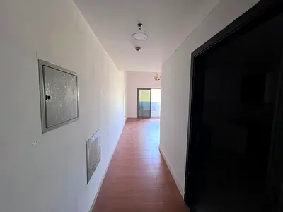 One bedroom and living room, parquet flooring, central air conditioning, prime location in Al Nuaim