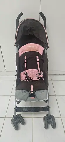 Lightweight Compact Mclaren Stroller in Good Condition