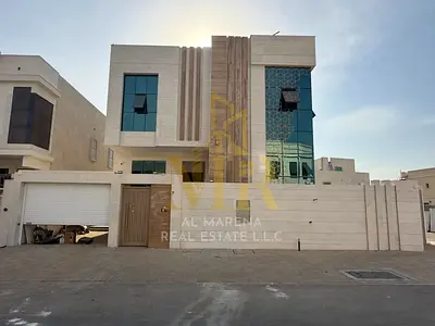 Villa for sale directly from the owner, custom-finished, on a main street close to all amenities. Freehold ownership for all nationalities, no down pa