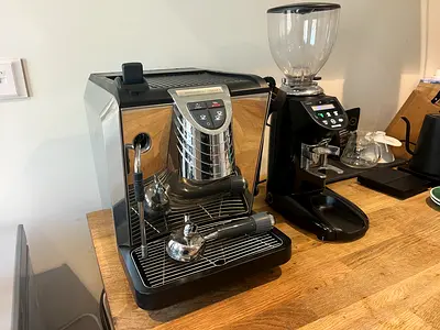 Nuova Simonelli Oscar II + Compak E5 Grinder 58mm flat burrs