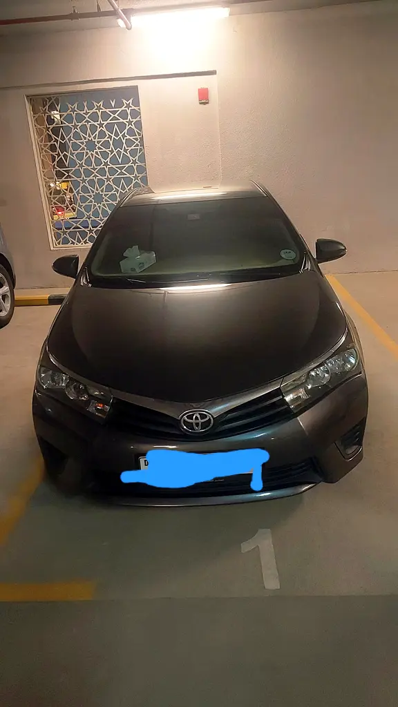 Toyota Corolla 2015 — photo 1 of 8