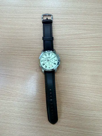 Mens Classic Analog Watch with Black Leather Strap fossil watch unwanted gift