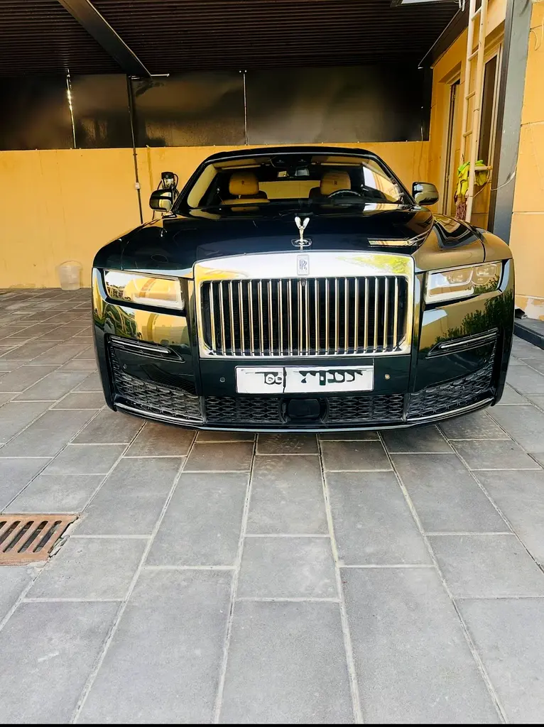 Rolls-Royce Ghost 2022 — photo 1 of 7