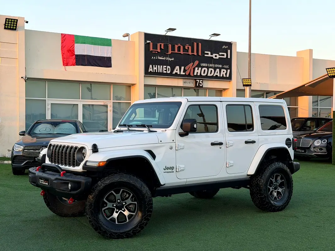 Jeep Wrangler Unlimited 2021 — photo 1 of 19