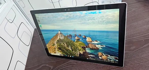 Microsoft Surface Pro tablet - 2-in-1 touchscreen device (used)