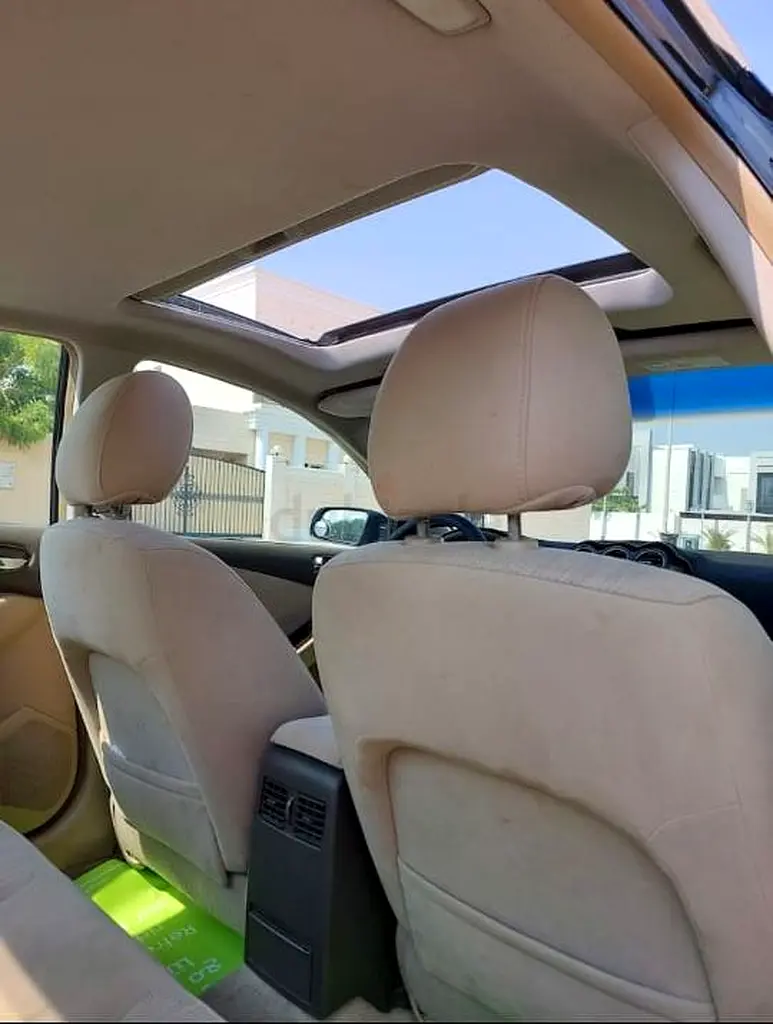 Nissan Altima 2011 — photo 1 of 5