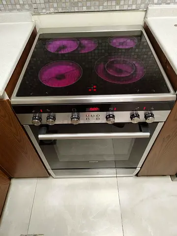 Siemens 4 Hobs full electric ceramic cooker Range size 60cm Exellent Condition