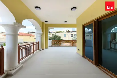 Luxurious apt with serviced amenities, near mall