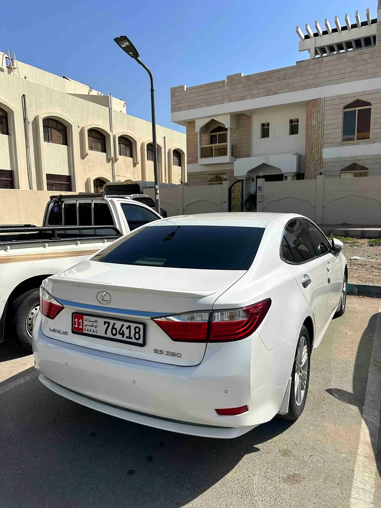 Lexus ES-Series 2013 — photo 1 of 7
