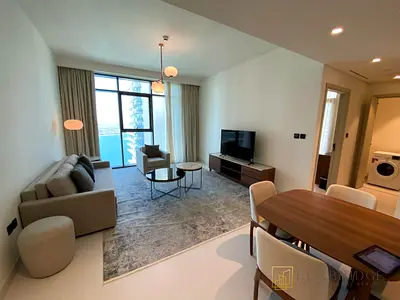 Stunning Living | Luxurious | Rented