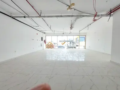 30 days free luxury shop very prime location business center ready to move only jest 80k