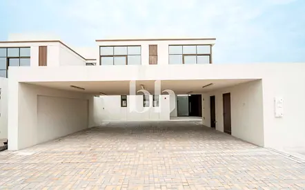 Park Facing | Landscaped Garden | Ready to Move in