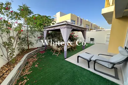 Stunning Corner Unit | Single Row | 3 Bed