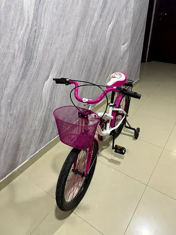 Kids cycle.