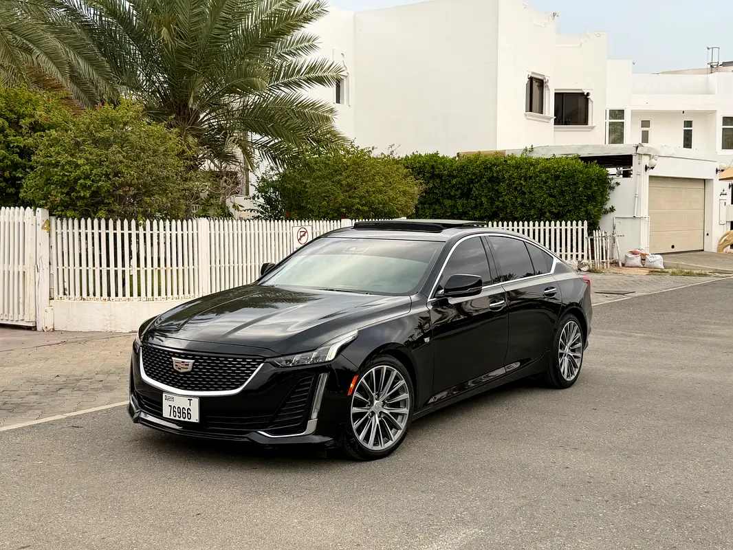 Cadillac CT5 2020 — photo 1 of 10