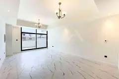 MIDDLE UNIT | CLOSE TO COMMUNITY POOL | VACANT