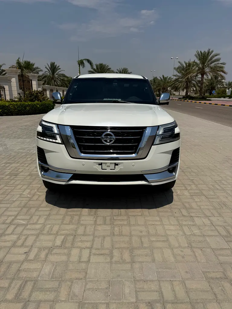 Nissan Patrol 2014 — photo 1 of 8