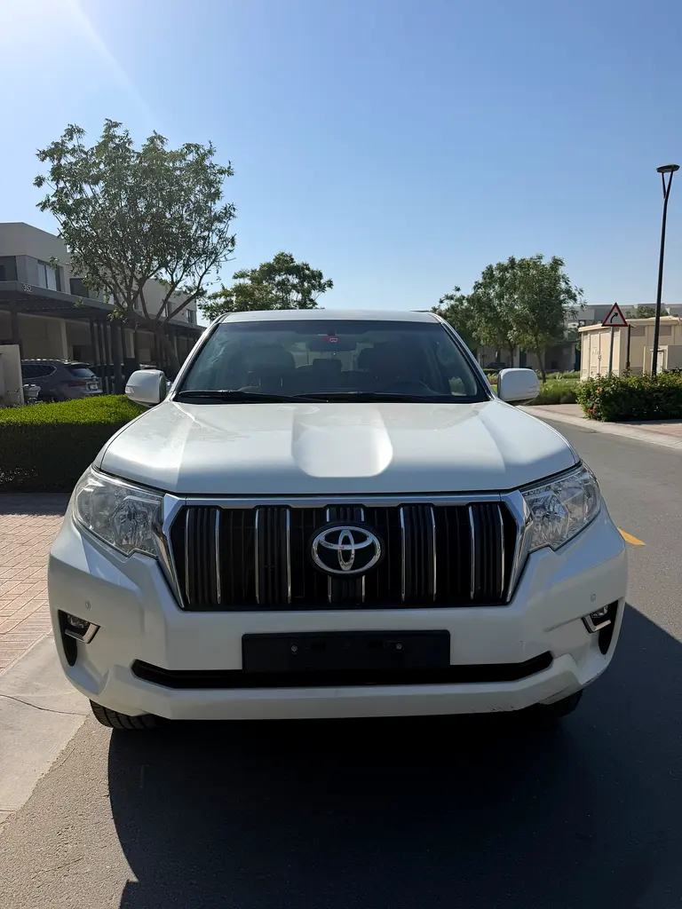 Toyota Prado 2021 — photo 1 of 9
