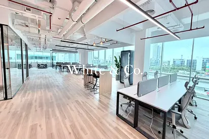 PREMIUM GRADE A I VACANT I LARGE OFFICE