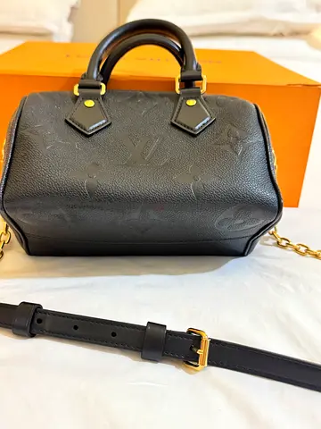 Louis Vuitton Speedy 20 Bandouliere Black Preloved