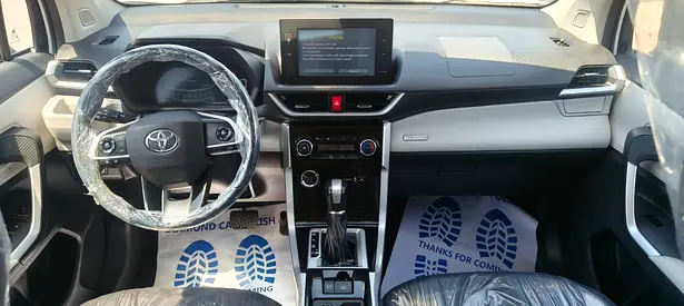 صورة 10 لـ 2023 Toyota VELOZ