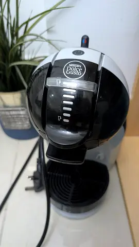Nescafé Dolce Gusto Capsule Coffee Machine - Good Working Condition