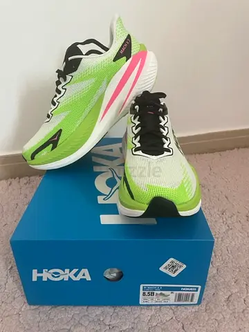 HOKA Mens Lightweight Running Shoes - Size 8.5 US, Neon Green/White