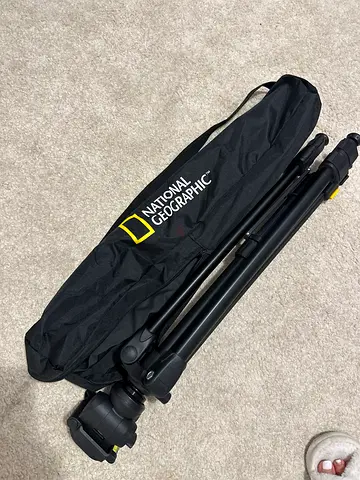 National Geographic Camera Tripod with Carry Bag - Sturdy Lightweight Stand