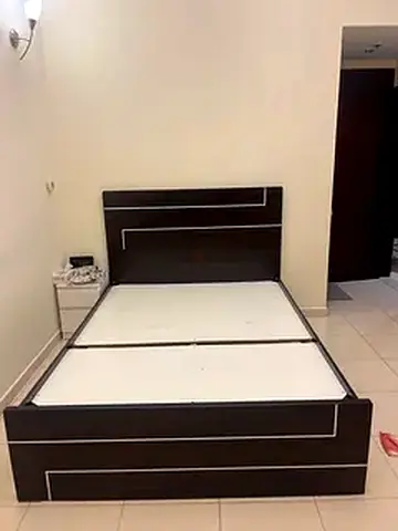 Queen Bed with HomeBox Mattress FREE